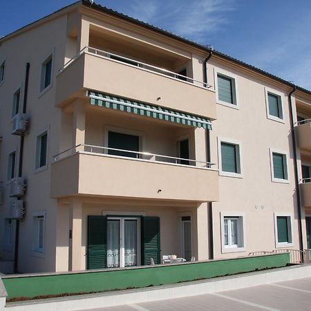 Apartment Anethum Premantura Exterior photo