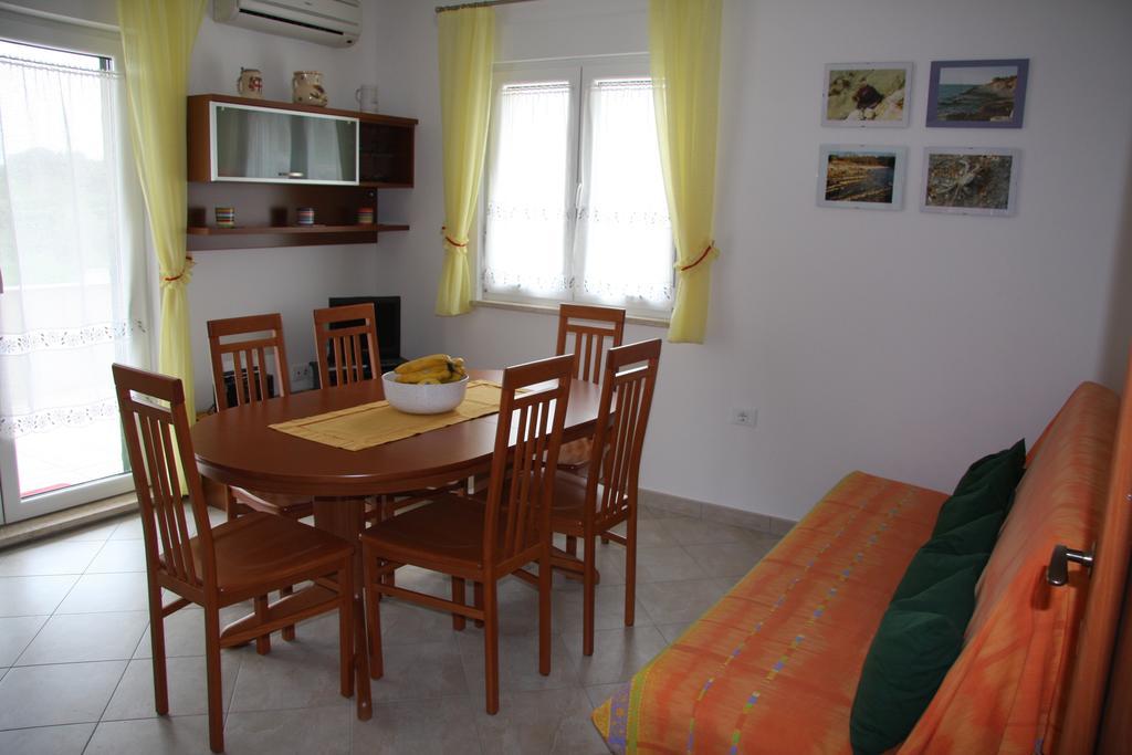 Apartment Anethum Premantura Exterior photo