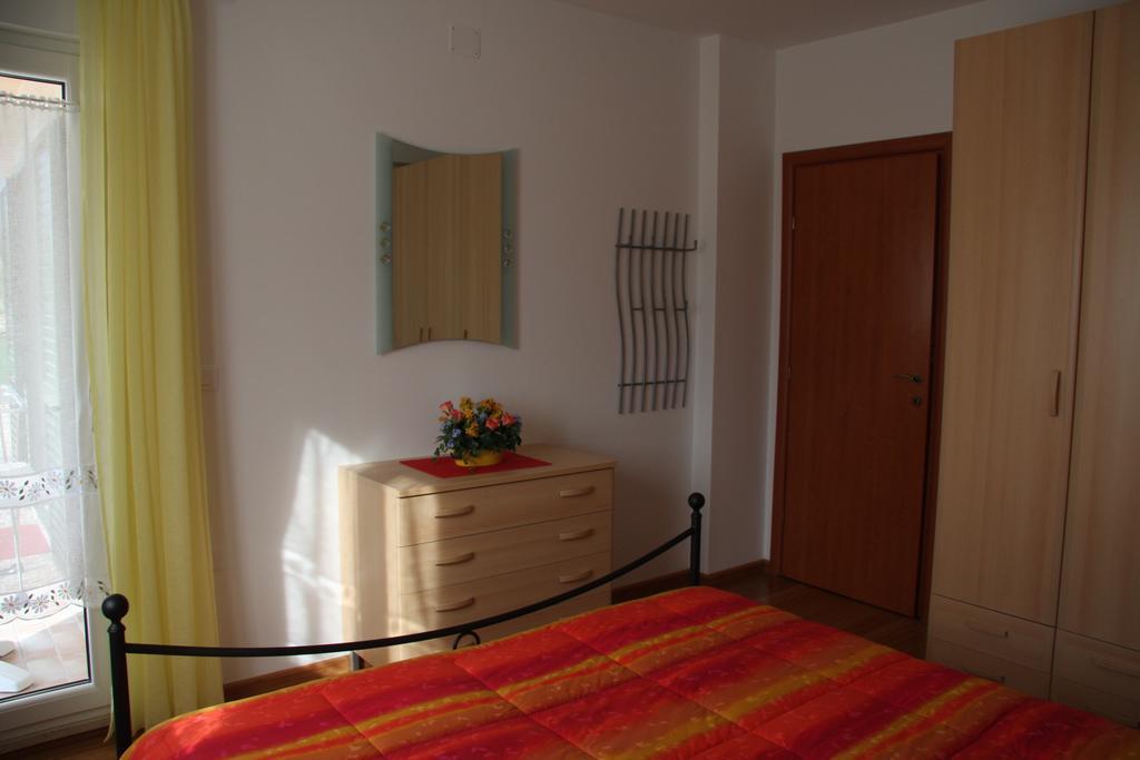 Apartment Anethum Premantura Exterior photo